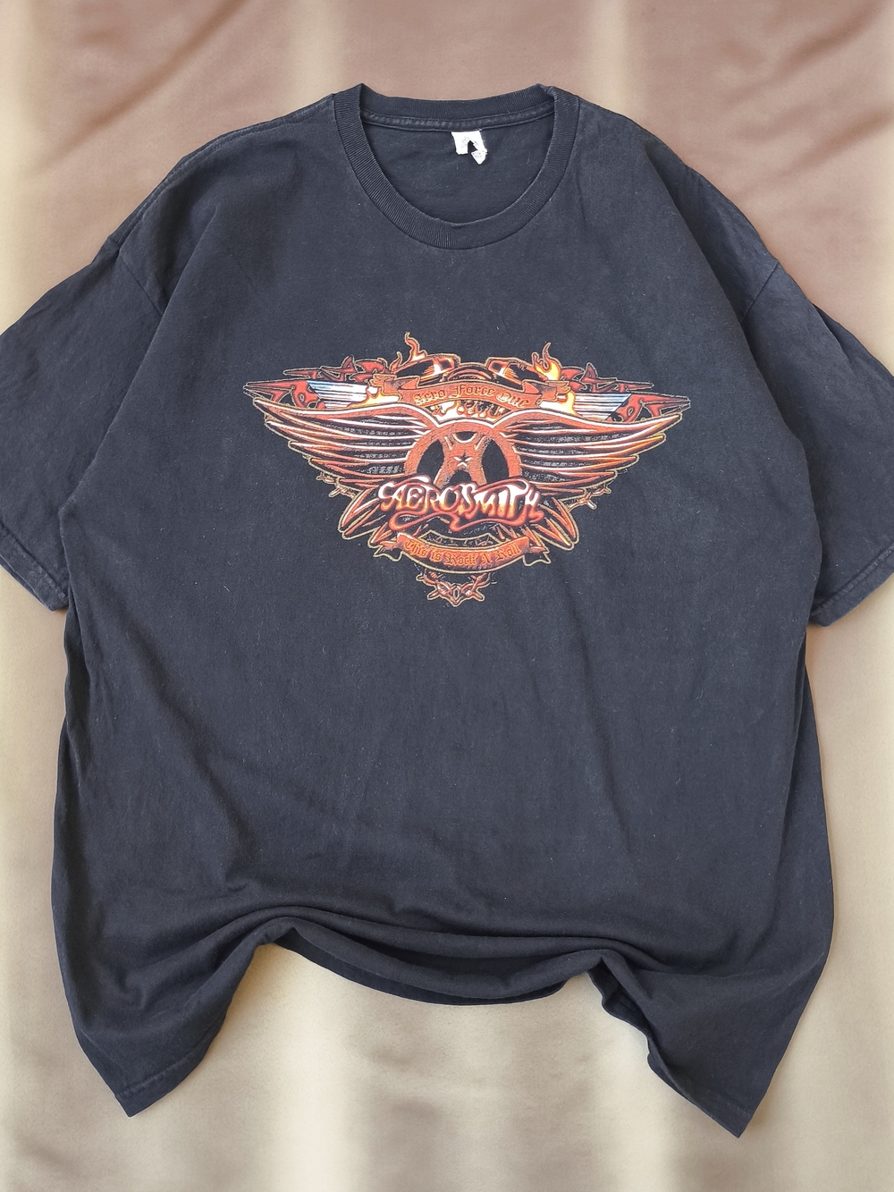 Aerosmith Faded Vintage Cocked n Loaded Tour Shirt Men's Black Graphic T‑Shirt
